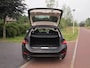 BMW 3-Serie Touring 320e | Facelift | 19 Inch | Camera | Sfeerverlichting | Cruise Control | Leer | NL-Auto |