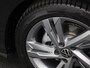 Volkswagen Golf 1.5eTSI/130PK R-Line DSG Volkswagen Golf 1.5eTSI/131PK R-Line DSG · Panoramadak · Apple/Android Car Play · Stoel & Stuurverwarming · Navigatie · LED ·