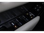 Land Rover Range Rover Velar 2.0 P400e | Elektrische Trekhaak | Keyless Entry | Memory | Camera | Leder | 19 inch