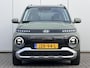 Hyundai Inster Evolve Sky 49 kWh / 370 KM WLTP / Schuif- & Kanteldak / Winter Pack / Warmtepomp / Stoel- & Stuurverwarming / LED Verlichting / 17 Inch / Dynamische Navigatie / Achteruitrijcamera / Parkeersensoren Voor + Achter /