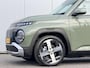 Hyundai Inster Evolve Sky 49 kWh / 370 KM WLTP / Schuif- & Kanteldak / Winter Pack / Warmtepomp / Stoel- & Stuurverwarming / LED Verlichting / 17 Inch / Dynamische Navigatie / Achteruitrijcamera / Parkeersensoren Voor + Achter /