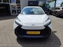 Toyota C-HR / C-HR+ HYBRID 140 BLIND-SPOT APPLE/ANDROID NAVI CLIMA AD-CRUISE CAMERA 17" LM-VELGEN NL-AUTO DEALER-ONDERHOUDEN
