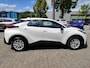 Toyota C-HR / C-HR+ HYBRID 140 BLIND-SPOT APPLE/ANDROID NAVI CLIMA AD-CRUISE CAMERA 17" LM-VELGEN NL-AUTO DEALER-ONDERHOUDEN