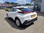 Toyota C-HR / C-HR+ HYBRID 140 BLIND-SPOT APPLE/ANDROID NAVI CLIMA AD-CRUISE CAMERA 17" LM-VELGEN NL-AUTO DEALER-ONDERHOUDEN