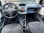 Peugeot 107 1.0-12V Millesim 200 / bj.2010 / kleur: wit / 5 deurs / airco / NAP met 153436 km.en APK tot 07/2027 / Sportvelgen/etc