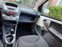 Peugeot 107 1.0-12V Millesim 200 / bj.2010 / kleur: wit / 5 deurs / airco / NAP met 153436 km.en APK tot 07/2027 / Sportvelgen/etc