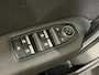 Renault Captur 145PK E-Tech Hybrid Intens Automaat | 9,3" Navi | Camera | Parkeersensoren | Apple CarPlay/Android Auto | 18" Lichtmetalen Velgen | Climate Control | Licht & Regen Sensor | Cruise Control | Full LED |