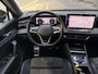 Volkswagen Tiguan 1.5 eTSI R-Line Business | Elektrisch wegklapbare trekhaak | Stoelmassage | Elektrisch bedienbare achterklep | Achteruitrijcamera | Parkeersensoren voor- en achter | Navi | Adaptive cruise control | Sportstoelen