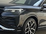 Volkswagen Tiguan 1.5 eTSI R-Line Business | Elektrisch wegklapbare trekhaak | Stoelmassage | Elektrisch bedienbare achterklep | Achteruitrijcamera | Parkeersensoren voor- en achter | Navi | Adaptive cruise control | Sportstoelen