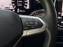 Volkswagen Tiguan 1.5 eTSI R-Line Business | Elektrisch wegklapbare trekhaak | Stoelmassage | Elektrisch bedienbare achterklep | Achteruitrijcamera | Parkeersensoren voor- en achter | Navi | Adaptive cruise control | Sportstoelen