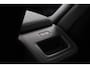 Volvo XC60 T8 Plug-in hybrid Ultra Black Edition | ACC | Luchtvering | Panoramadak | Trekhaak | 360° Camera | Harman/Kardon | Head-Up | 22 inch