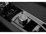 Volvo XC60 T8 Plug-in hybrid Ultra Black Edition | ACC | Luchtvering | Panoramadak | Trekhaak | 360° Camera | Harman/Kardon | Head-Up | 22 inch