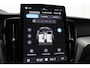 Volvo XC60 T8 Plug-in hybrid Ultra Black Edition | ACC | Luchtvering | Panoramadak | Trekhaak | 360° Camera | Harman/Kardon | Head-Up | 22 inch