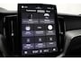 Volvo XC60 T8 Plug-in hybrid Ultra Black Edition | ACC | Luchtvering | Panoramadak | Trekhaak | 360° Camera | Harman/Kardon | Head-Up | 22 inch