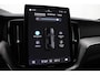 Volvo XC60 T8 Plug-in hybrid Ultra Black Edition | ACC | Luchtvering | Panoramadak | Trekhaak | 360° Camera | Harman/Kardon | Head-Up | 22 inch