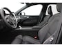 Volvo XC60 T8 Plug-in hybrid Ultra Black Edition | ACC | Luchtvering | Panoramadak | Trekhaak | 360° Camera | Harman/Kardon | Head-Up | 22 inch