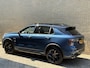 Lynk & Co 01 1.5 PHEV 261pk | Blackline | Panoramadak | 360 camera | Adaptieve cruise | Lane assist | Dodehoekdetectie | Elektrische achterklep | Navigatie | Stoelverwarming | Apple CarPlay / Android Auto | Memory | Sfeerverlichting | LED | DAB | Dealeronderhouden