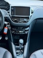 Peugeot 208 1.2 PureTech GT-Line 110pk AUT / Apple Carplay / Camera / Navi