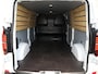 Volkswagen Transporter 2.0 TDI 110 pk L2H1 Life | Airco | Cruise control | Camera | LED | Navigatie via app connect | Bijrijders bank | PDC | DAB+ | Trekhaak | Treeplanken | Achterspoiler | Glaslook panelen | Betimmering laadruimte |