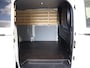 Volkswagen Transporter 2.0 TDI 110 pk L2H1 Life | Airco | Cruise control | Camera | LED | Navigatie via app connect | Bijrijders bank | PDC | DAB+ | Trekhaak | Treeplanken | Achterspoiler | Glaslook panelen | Betimmering laadruimte |