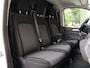 Volkswagen Transporter 2.0 TDI 110 pk L2H1 Life | Airco | Cruise control | Camera | LED | Navigatie via app connect | Bijrijders bank | PDC | DAB+ | Trekhaak | Treeplanken | Achterspoiler | Glaslook panelen | Betimmering laadruimte |