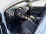 Kia Xceed 1.0 T-GDi DynamicPlusLine | Stoel- en stuurverwarming | Keyless entry/start | Achteruitrijcamera | Parkeersensoren achter | Apple/Android Carplay | Cruise control | Climate control | Navi