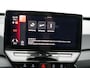 Volkswagen ID.3 Pro 58 kWh 204 PK | Soh 95% | LED | Achteruitrij Camera | Steunhaak | Stoelverwarming | Climate Control | Parkeersensoren Voor + Achter |