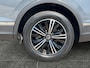 Volkswagen Tiguan 1.4 245pk TSI eHybrid Life Business Parkeersensoren vóór en achter | Adaptive Cruise Control | Climatronic ( 3 zones )