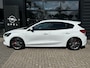 Ford Focus 1.0 Hybrid 125 PK ST Line X | STUUR, STOEL EN VOORRUITVERWARMING| KEYLESS ENTRY & START| CAMERA + PARKEERSENSOREN| NAVIGATIE + APPLE CARPLAY/ANDROID AUTO| LED| DEALER ONDERHOUDEN|