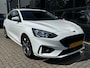 Ford Focus 1.0 Hybrid 125 PK ST Line X | STUUR, STOEL EN VOORRUITVERWARMING| KEYLESS ENTRY & START| CAMERA + PARKEERSENSOREN| NAVIGATIE + APPLE CARPLAY/ANDROID AUTO| LED| DEALER ONDERHOUDEN|