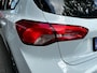 Ford Focus 1.0 Hybrid 125 PK ST Line X | STUUR, STOEL EN VOORRUITVERWARMING| KEYLESS ENTRY & START| CAMERA + PARKEERSENSOREN| NAVIGATIE + APPLE CARPLAY/ANDROID AUTO| LED| DEALER ONDERHOUDEN|