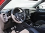 Volvo XC40 2.0 T4 R-Design | Keyless | HK Audio | Adap. Cruise | PDC | Elek. Trekhaak | 19" Velgen | Elek. Kofferklep | Camera | Stoelverwarming |