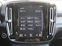 Volvo XC40 2.0 T4 R-Design | Keyless | HK Audio | Adap. Cruise | PDC | Elek. Trekhaak | 19" Velgen | Elek. Kofferklep | Camera | Stoelverwarming |
