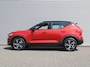 Volvo XC40 2.0 T4 R-Design | Keyless | HK Audio | Adap. Cruise | PDC | Elek. Trekhaak | 19" Velgen | Elek. Kofferklep | Camera | Stoelverwarming |