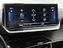 Peugeot e-208 EV Allure Première 50 kWh 136pk | Navigatie | Achteruitrijcamera | 3D Cockpit | Climate Control | Cruise Control | Parkeersensoren v+a | Stoelverwarming | Stof/kunstleder | Keyless | Apple Carplay / Android Auto | DAB+ radio | Led koplampen | Donker getint glas | 16" lichtmetalen velgen |
