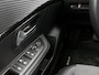 Peugeot e-208 EV Allure Première 50 kWh 136pk | Navigatie | Achteruitrijcamera | 3D Cockpit | Climate Control | Cruise Control | Parkeersensoren v+a | Stoelverwarming | Stof/kunstleder | Keyless | Apple Carplay / Android Auto | DAB+ radio | Led koplampen | Donker getint glas | 16" lichtmetalen velgen |