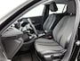 Peugeot e-208 EV Allure Première 50 kWh 136pk | Navigatie | Achteruitrijcamera | 3D Cockpit | Climate Control | Cruise Control | Parkeersensoren v+a | Stoelverwarming | Stof/kunstleder | Keyless | Apple Carplay / Android Auto | DAB+ radio | Led koplampen | Donker getint glas | 16" lichtmetalen velgen |