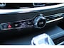 Volvo V60 2.0 T8 Plug-in hybrid AWD Plus Dark | Elektrisch verstelbare stoelen met geheugenfunctie | Premium audiosysteem van Harman Kardon | Semi-elektrische trekhaak | Stoelverwarming vóór en achter | Stuurverwarming | 360°-camera