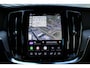 Volvo V60 2.0 T8 Plug-in hybrid AWD Plus Dark | Elektrisch verstelbare stoelen met geheugenfunctie | Premium audiosysteem van Harman Kardon | Semi-elektrische trekhaak | Stoelverwarming vóór en achter | Stuurverwarming | 360°-camera