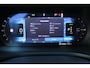 Volvo V60 2.0 T8 Plug-in hybrid AWD Plus Dark | Elektrisch verstelbare stoelen met geheugenfunctie | Premium audiosysteem van Harman Kardon | Semi-elektrische trekhaak | Stoelverwarming vóór en achter | Stuurverwarming | 360°-camera