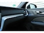 Volvo V60 2.0 T8 Plug-in hybrid AWD Plus Dark | Elektrisch verstelbare stoelen met geheugenfunctie | Premium audiosysteem van Harman Kardon | Semi-elektrische trekhaak | Stoelverwarming vóór en achter | Stuurverwarming | 360°-camera