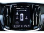 Volvo V60 2.0 T8 Plug-in hybrid AWD Plus Dark | Elektrisch verstelbare stoelen met geheugenfunctie | Premium audiosysteem van Harman Kardon | Semi-elektrische trekhaak | Stoelverwarming vóór en achter | Stuurverwarming | 360°-camera