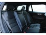Volvo V60 2.0 T8 Plug-in hybrid AWD Plus Dark | Elektrisch verstelbare stoelen met geheugenfunctie | Premium audiosysteem van Harman Kardon | Semi-elektrische trekhaak | Stoelverwarming vóór en achter | Stuurverwarming | 360°-camera