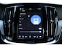 Volvo V60 2.0 T8 Plug-in hybrid AWD Plus Dark | Elektrisch verstelbare stoelen met geheugenfunctie | Premium audiosysteem van Harman Kardon | Semi-elektrische trekhaak | Stoelverwarming vóór en achter | Stuurverwarming | 360°-camera