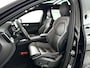 Volvo XC60 T6 Plug-in hybrid AWD Ultra Black Edition | Panoramadak | 360° camera | Luchtvering | Head-up display | Harman Kardon | Stoel- en Stuurverwarming