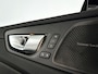 Volvo XC60 T6 Plug-in hybrid AWD Ultra Black Edition | Panoramadak | 360° camera | Luchtvering | Head-up display | Harman Kardon | Stoel- en Stuurverwarming