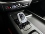 Volvo XC60 T6 Plug-in hybrid AWD Ultra Black Edition | Panoramadak | 360° camera | Luchtvering | Head-up display | Harman Kardon | Stoel- en Stuurverwarming