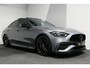 Mercedes-Benz C-klasse 200 AMG Line / Orig. Nederlands / C63S AMG Diffuser / Panamericana Grille / Panoramadak / Elektr. verstelbare voorstoelen (links met memory) / Apple Carplay - Android Auto / Stoelverwarming / Ambienteverlichting / High Performance LED koplampen / Achteruitrijcamera / Dodehoek detectie