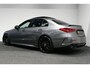Mercedes-Benz C-klasse 200 AMG Line / Orig. Nederlands / C63S AMG Diffuser / Panamericana Grille / Panoramadak / Elektr. verstelbare voorstoelen (links met memory) / Apple Carplay - Android Auto / Stoelverwarming / Ambienteverlichting / High Performance LED koplampen / Achteruitrijcamera / Dodehoek detectie