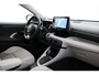 Toyota Yaris 1.5 Hybrid Executive | Apple Carplay / Android Auto | Stoelverwarming | Keyless | Adaptive Cruise | Clima | Camera | LED | 17 inch